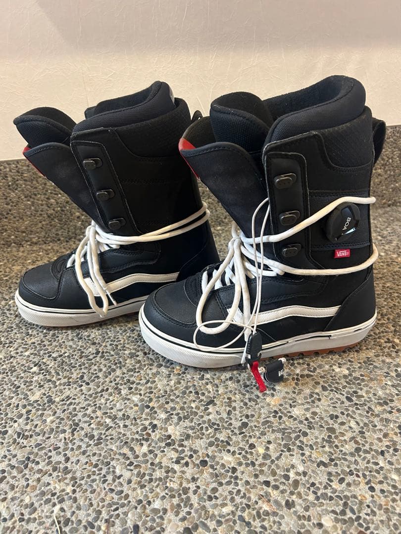 Vans V1 UltraCush スノーボードブーツ ブラック
