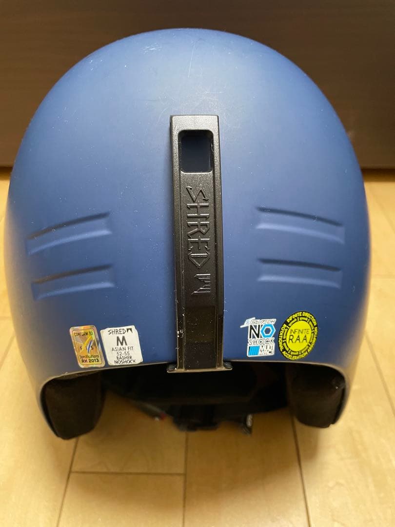 FIS対応アルペンスキーヘルメットSHRED チンガード付