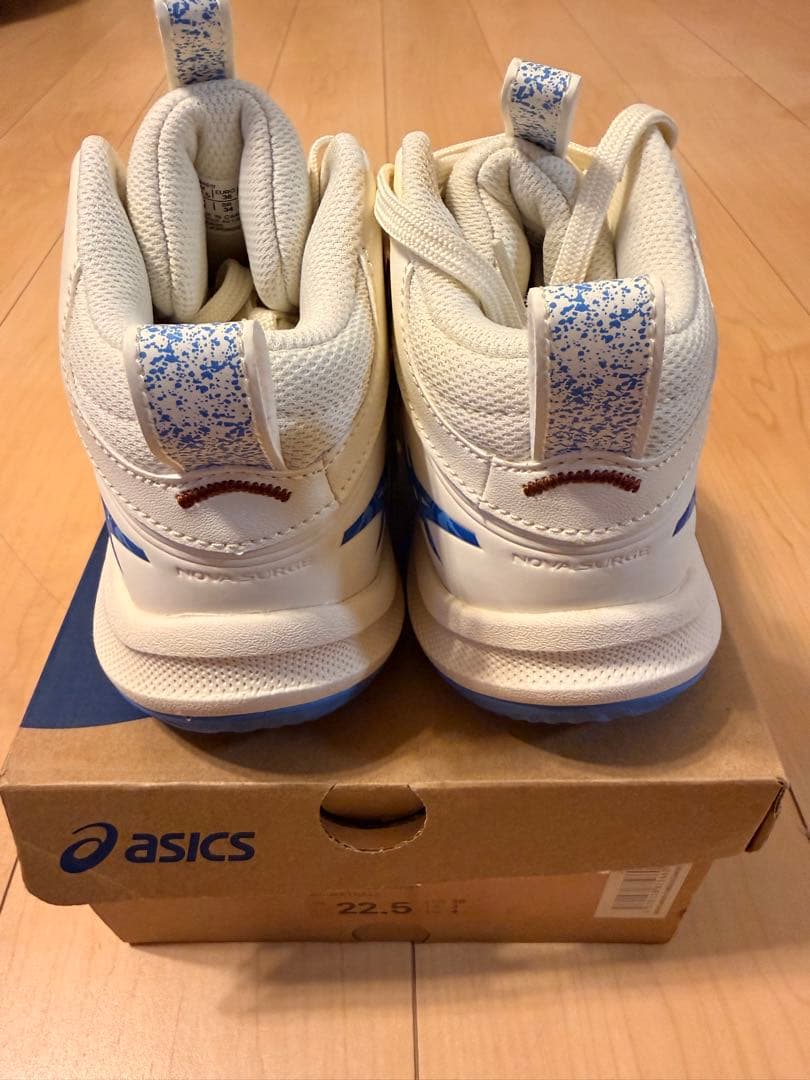 【新品未使用】asics NOVA SURGE 3 GS 22.5cm