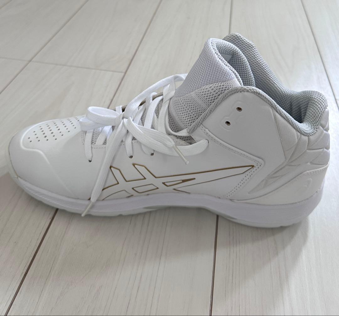 【左右サイズ違い】 特注品 asics バスケットボールシューズ ホワイト