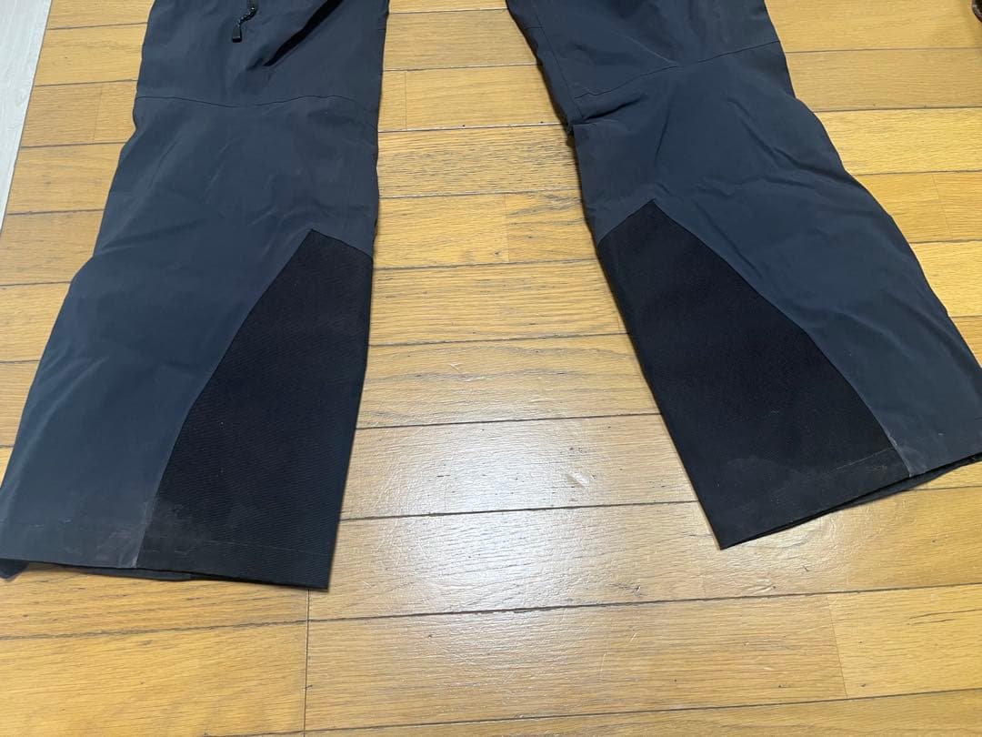 モンベル　パウダーグライドパンツ　ゴアテックスウィンドストッパー