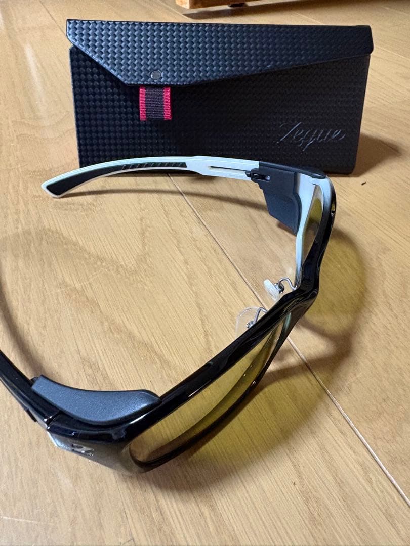ゼグーの限定品　タレックスレンズ イーズグリーン