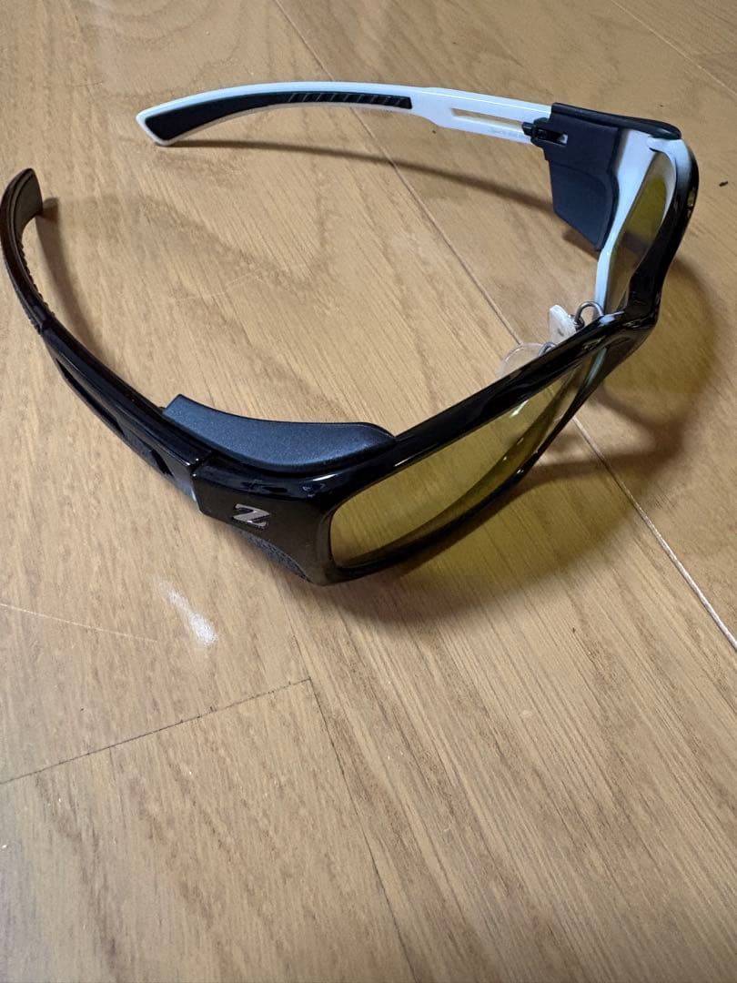 ゼグーの限定品　タレックスレンズ イーズグリーン