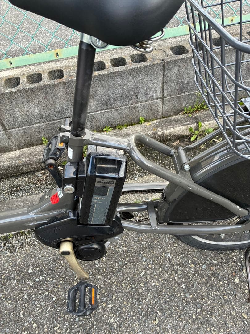 純正チャイルドシート✨ブリヂストンビッケ　子供乗せ電動自転車　グレー　カーキ風