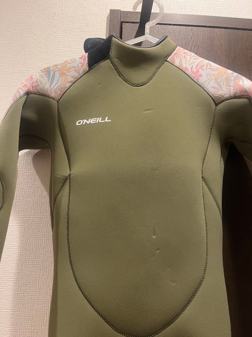 美品‼️O'NEILL レディース　カーキ　ロンスプ L〜XL