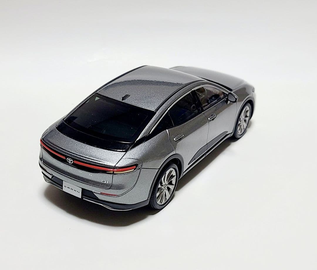 トヨタ クラウンクロスオーバー カラーサンプル