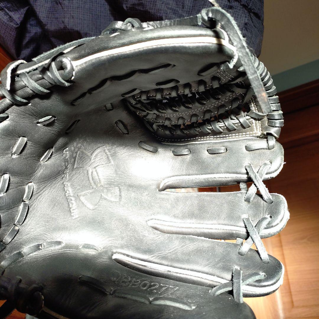 軟式グローブ 内野手用 右投げ QBB0277 ブラック　アンダーアーマー