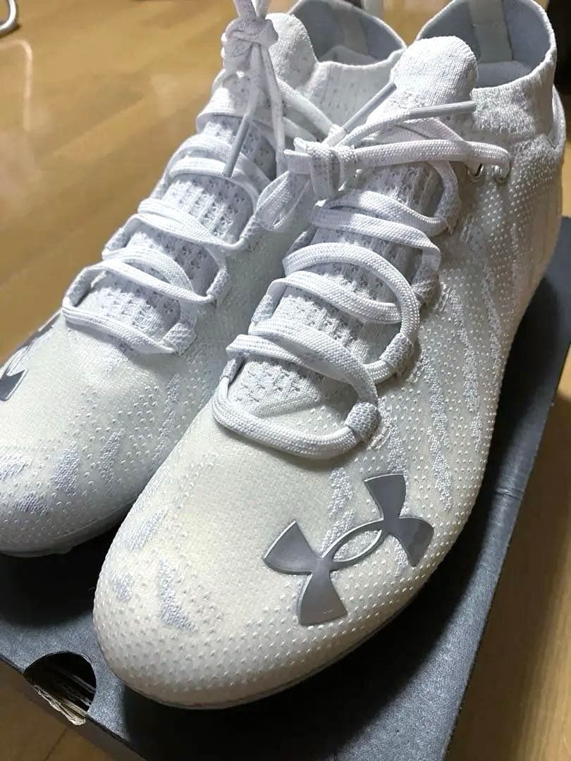 UA“SPOTLIGHT LUX MC“2020 ホワイト 27.5cm