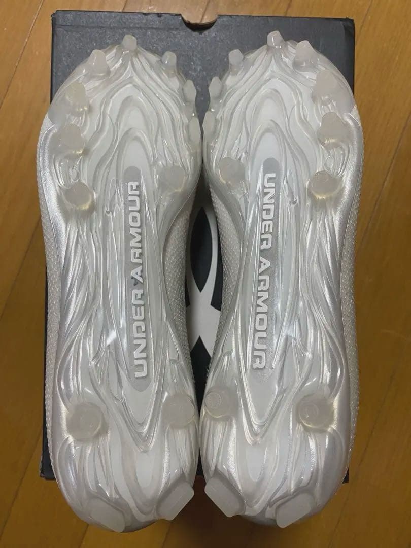 UA“SPOTLIGHT LUX MC“2020 ホワイト 27.5cm