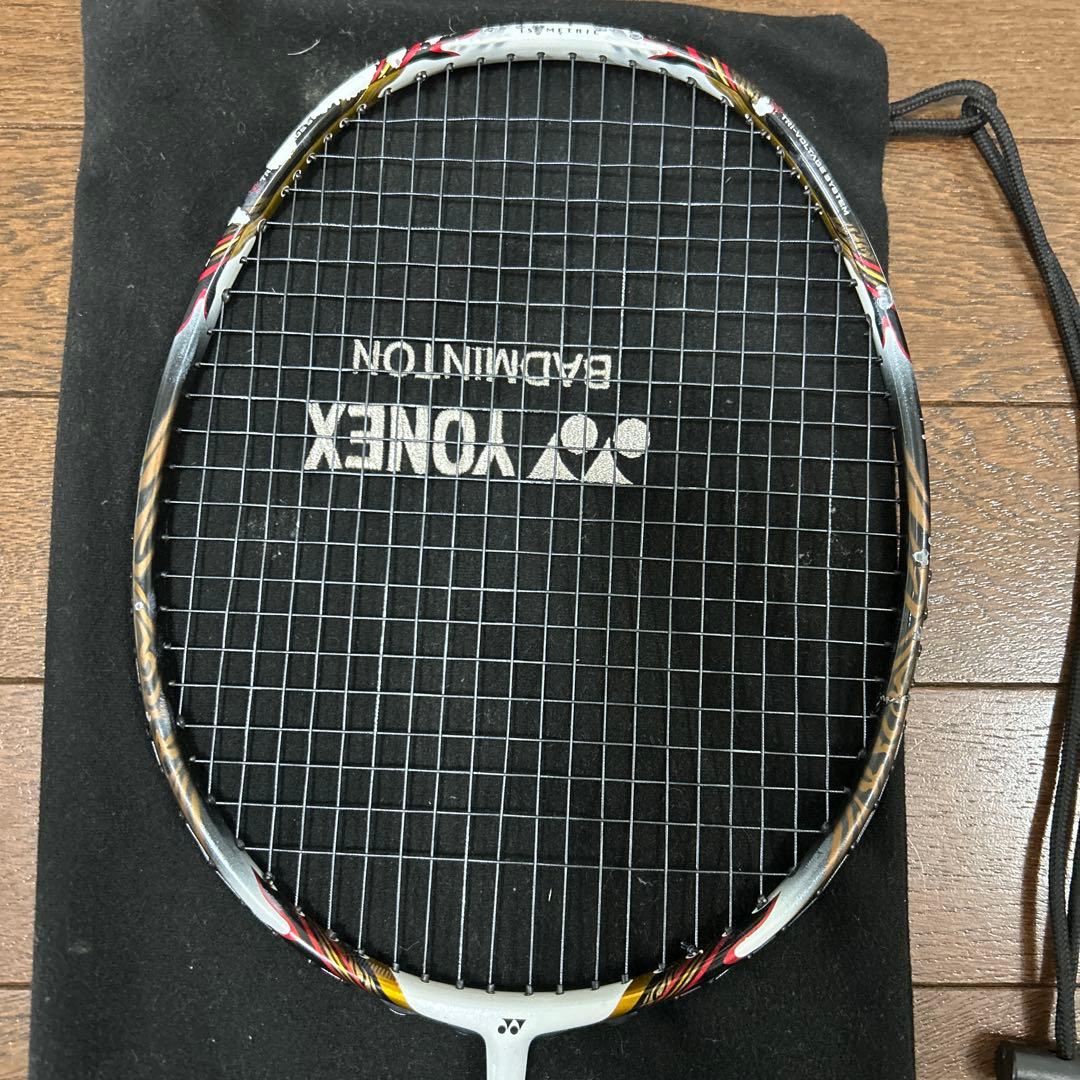 YONEX VOLTRIC 80 バドミントンラケット ケース付き