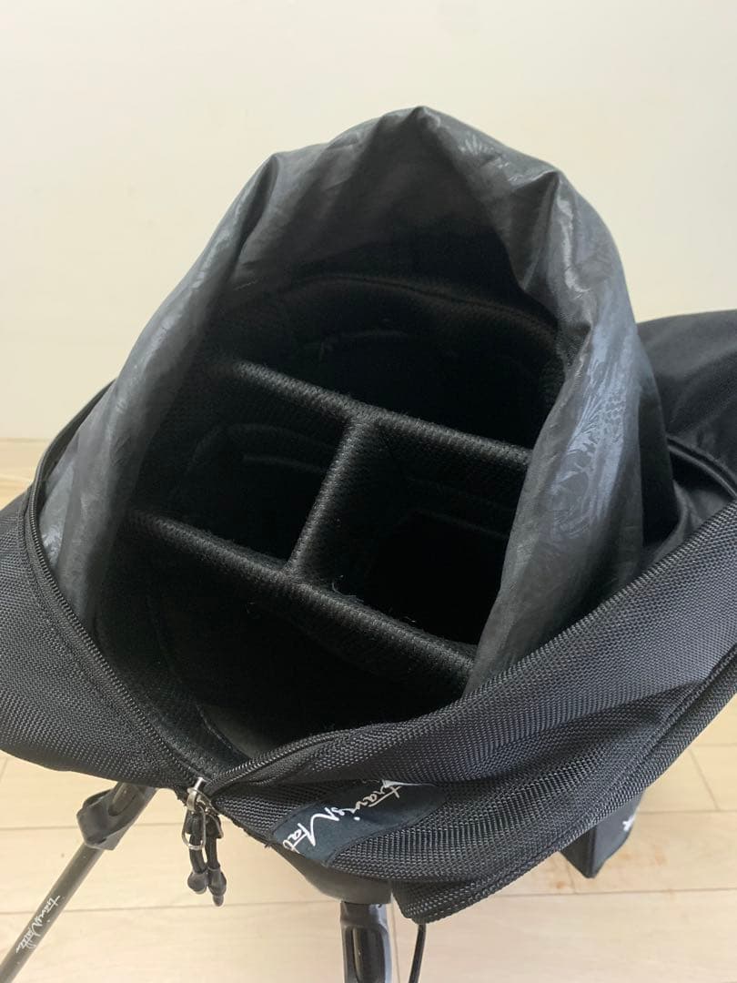 travisMathew ブラック スタンドバッグ