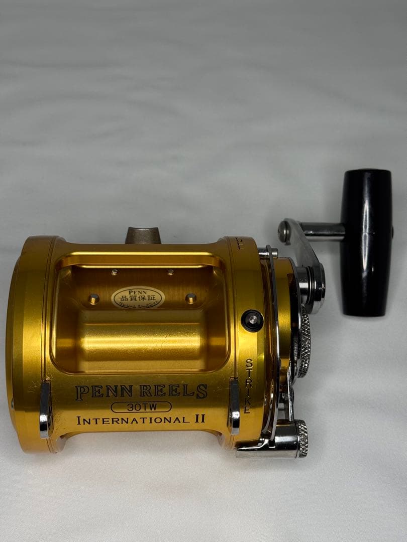 未使用PENN International II 30TWトローリング両軸リール