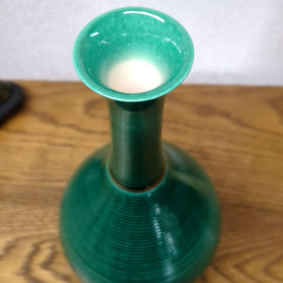 美しい緑の陶器の花瓶 (A00055)
