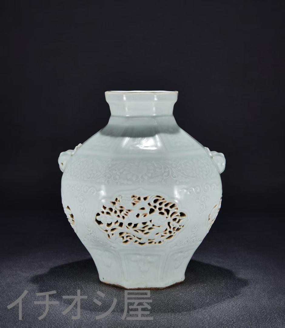 中国古美術『甜白釉 透彫 龍文 獣頭罐 』陶磁器 壺 唐物 古玩 花瓶 蔵出し