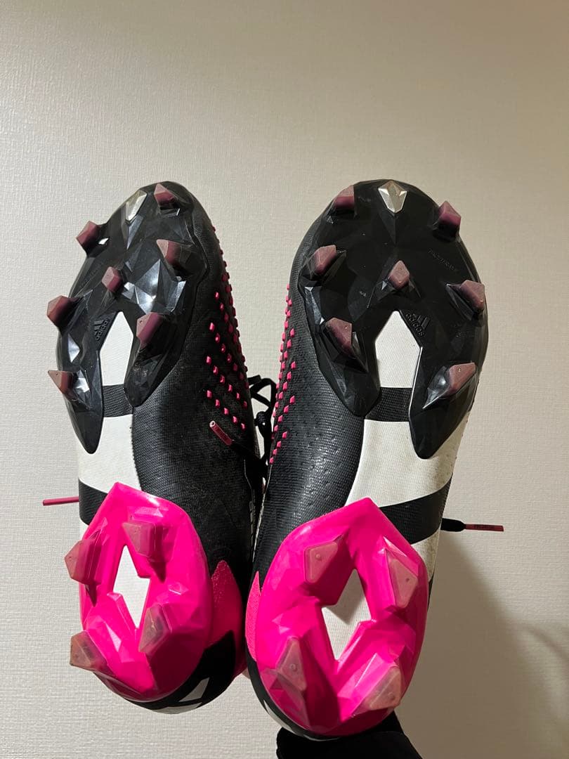 adidas Predator サッカーシューズ 黒/ピンク