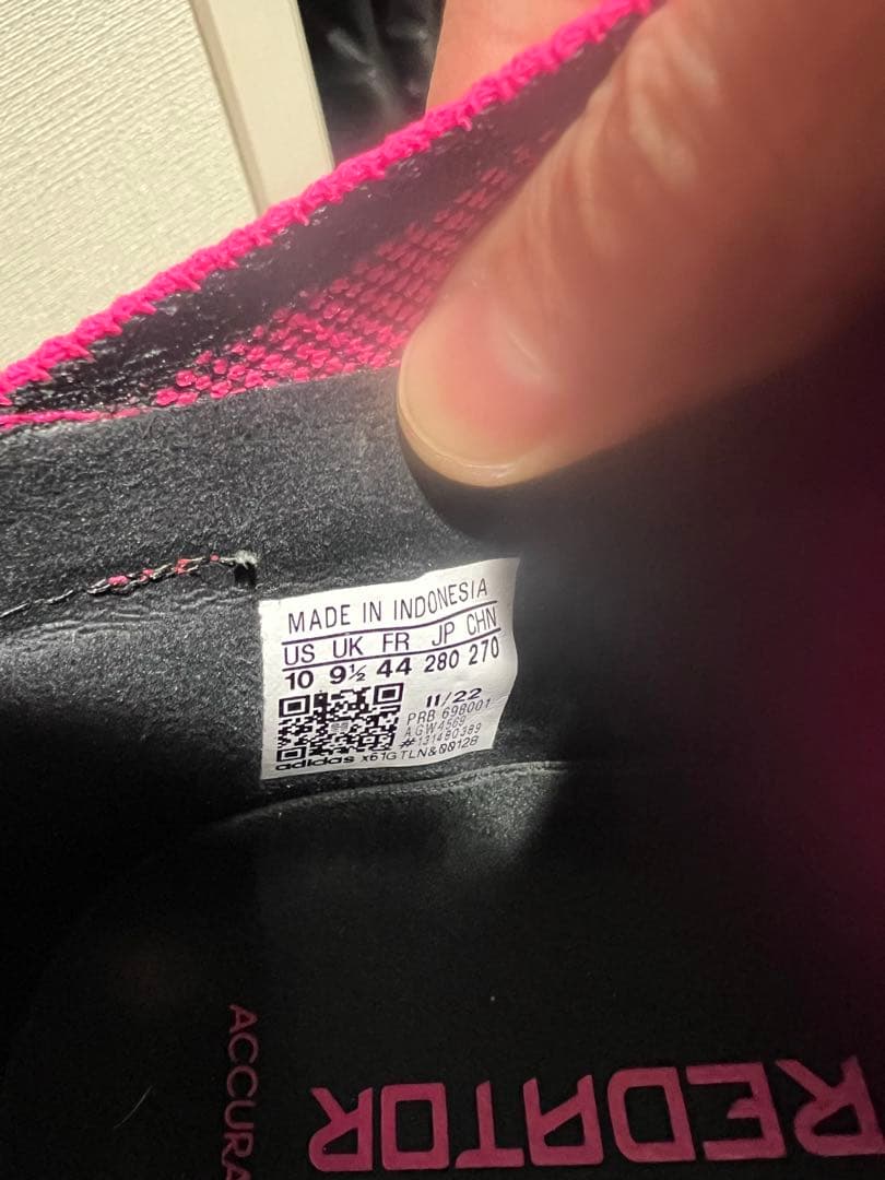 adidas Predator サッカーシューズ 黒/ピンク