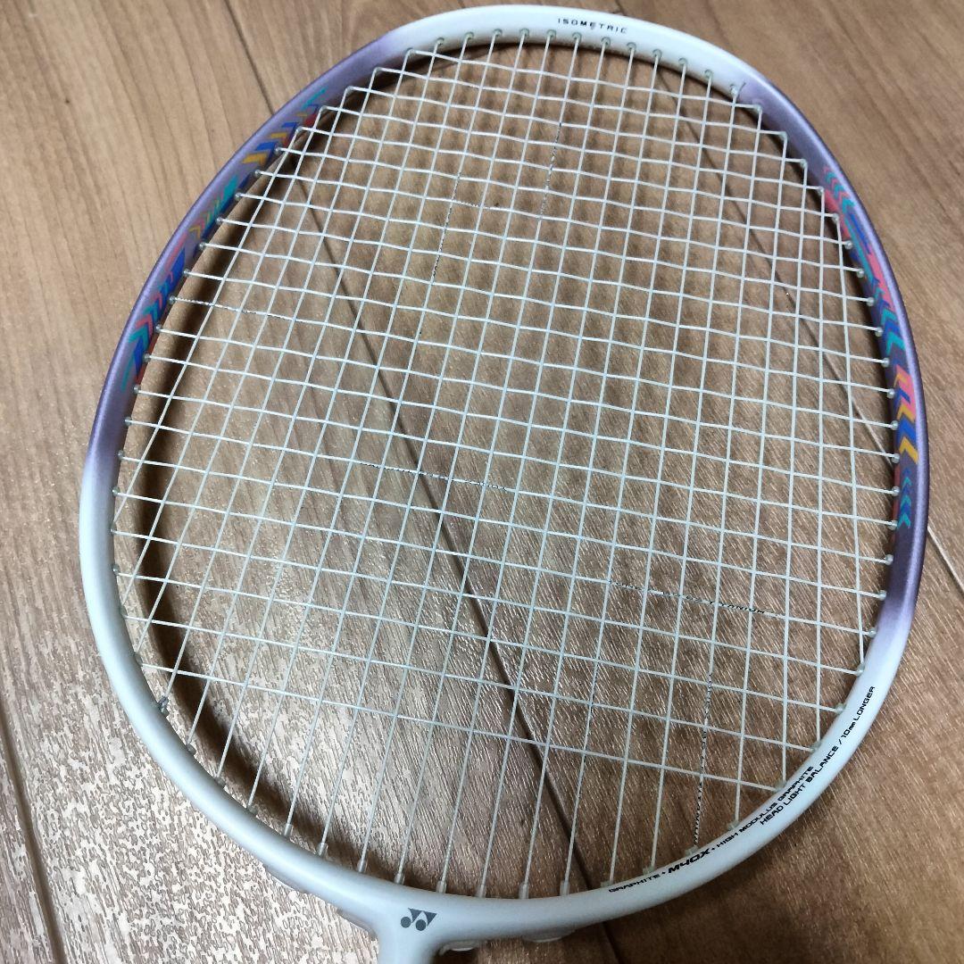 【美品】YONEX　4U5　 NANOFLARE200 バドミントンラケット