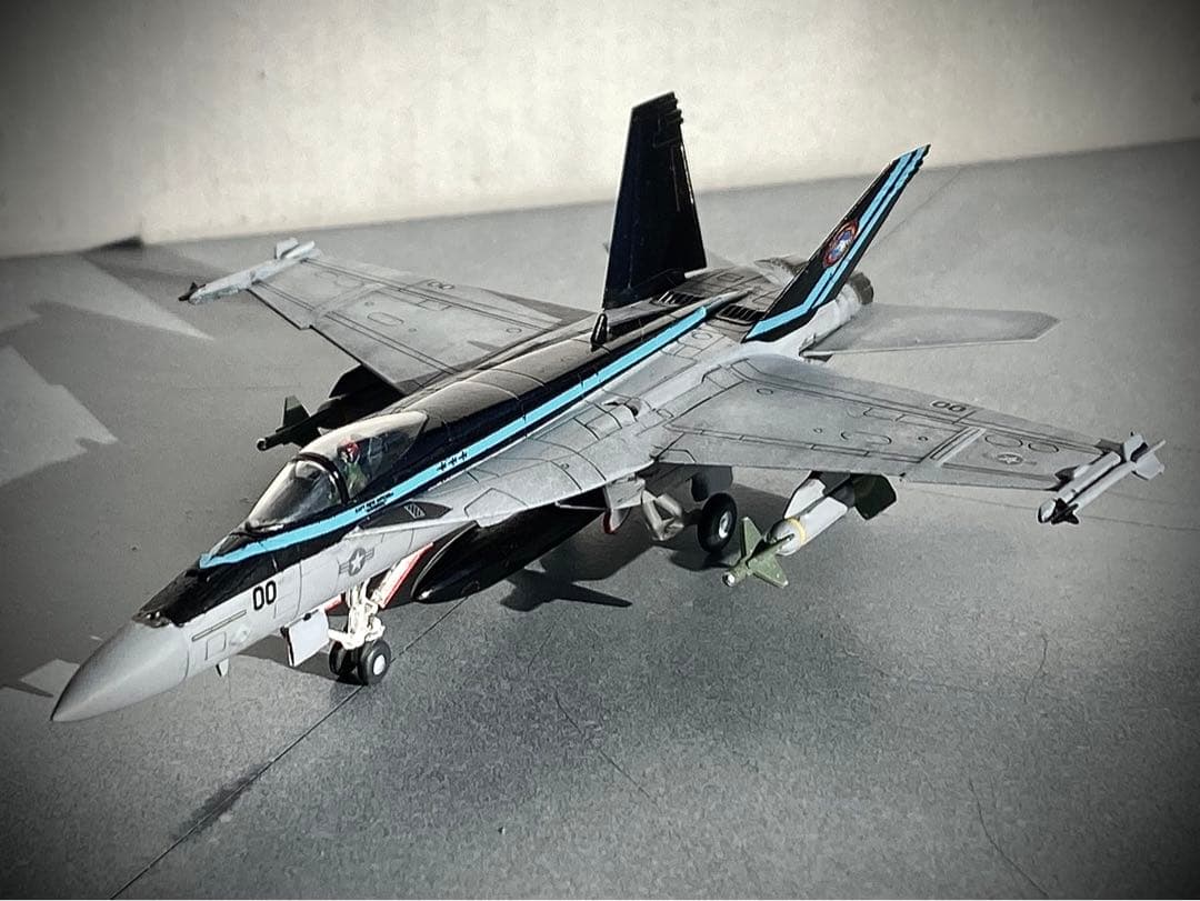 【トップガンマーヴェリック】1/144完成品 F/A-18E スーパーホーネット