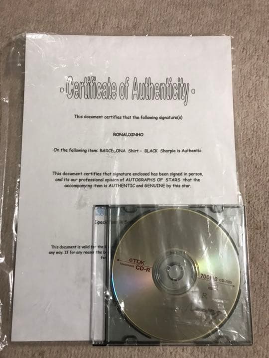 サッカー元ブラジル代表ロナウジーニョ直筆サイン入りTシャツ  ☆激レア☆