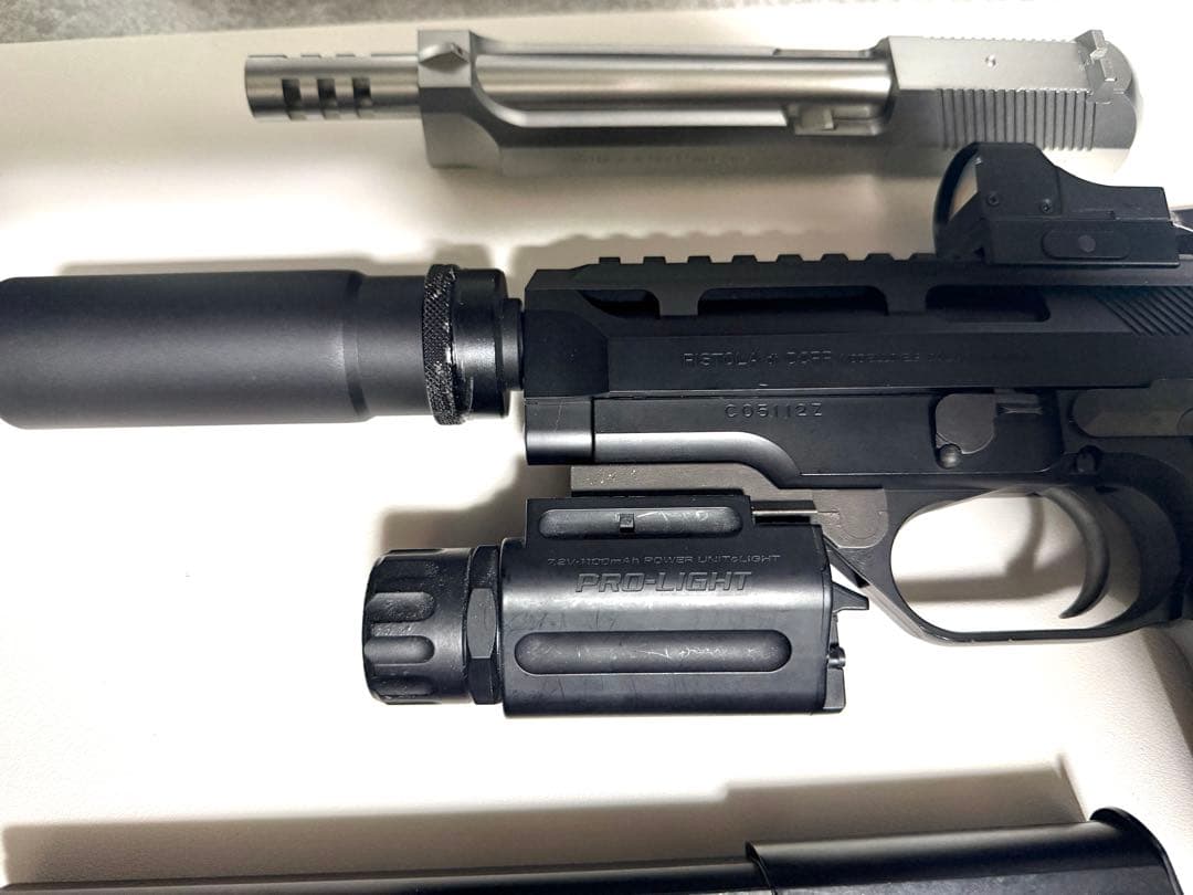 東京マルイ　電動ハンドガン　ベレッタM93Rリポ化済み　18禁　付属品多数