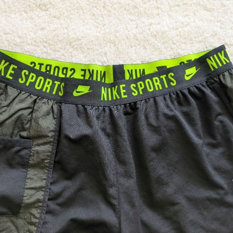 ナイキ Nike ノースリーブ 裏フリース　ショートパンツセットアップ