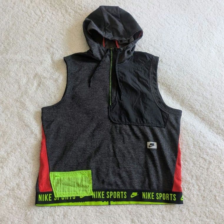ナイキ Nike ノースリーブ 裏フリース　ショートパンツセットアップ