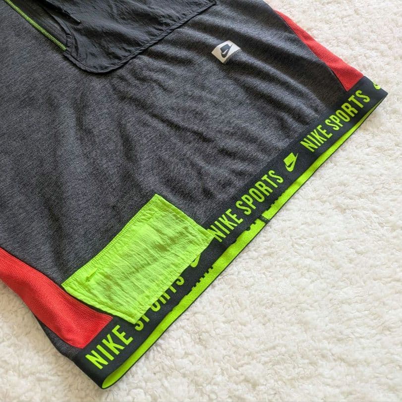 ナイキ Nike ノースリーブ 裏フリース　ショートパンツセットアップ