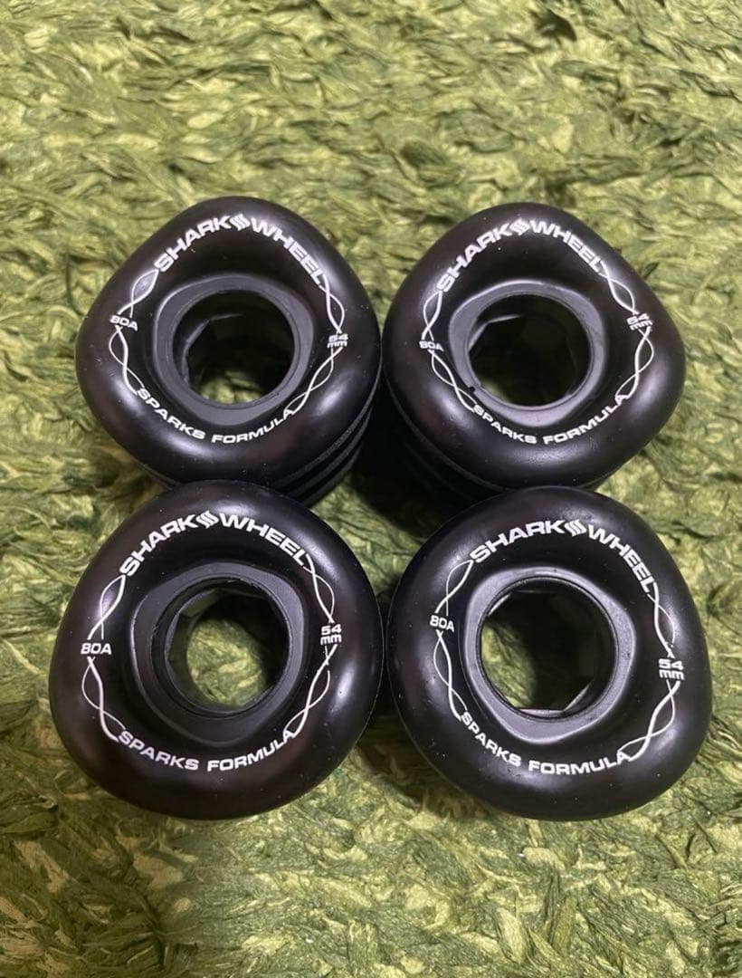 ［新品/日本未販売］NEWシャークウィール 54mm 80a ブラック