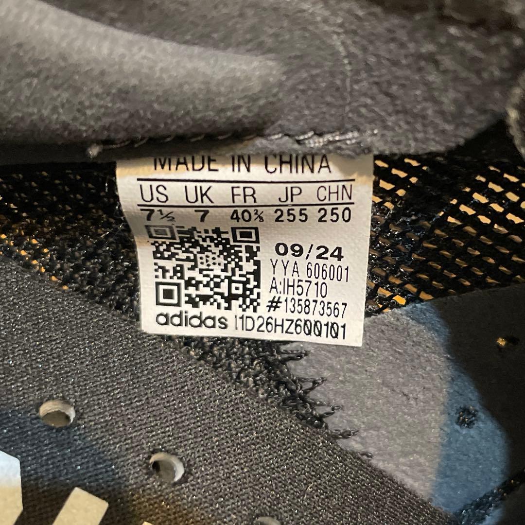adidas タクミセン　黒　25.5