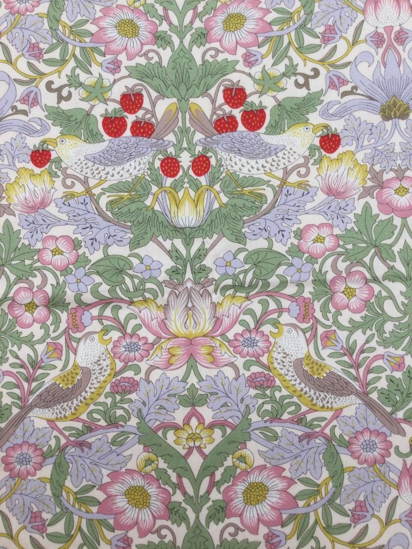 ウイリアムモリス　V&A　いちご泥棒　掛けふとんカバー　No.１０７　ピンク系