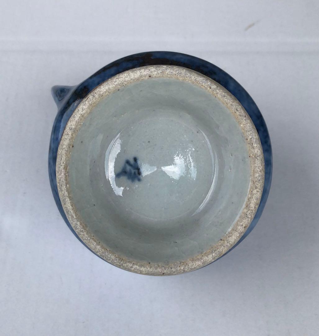 2. 廣内俊之作　呉須卓上花器　1基