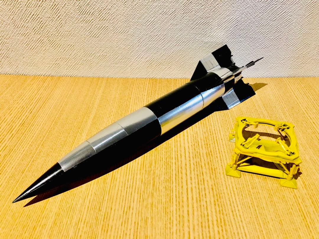 【完成品】V2ロケット・A-4b有人型(1/48)セット~アルミ貼り仕様~