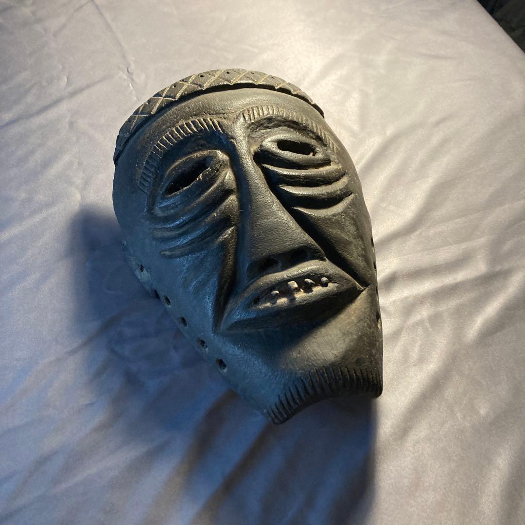 木製彫刻マスク 黒色(アフリカ、ザンビア)