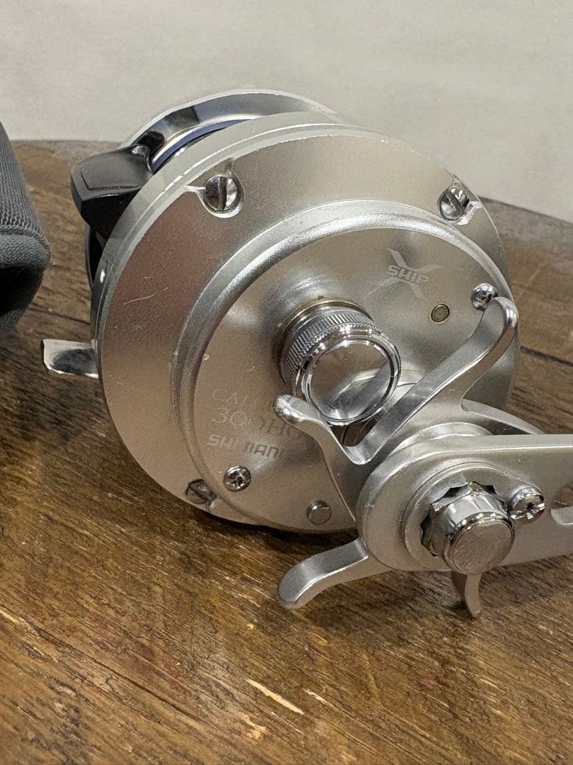 SHIMANO OCEA CALCUTTA 300HG シマノ　オシアカルカッタ