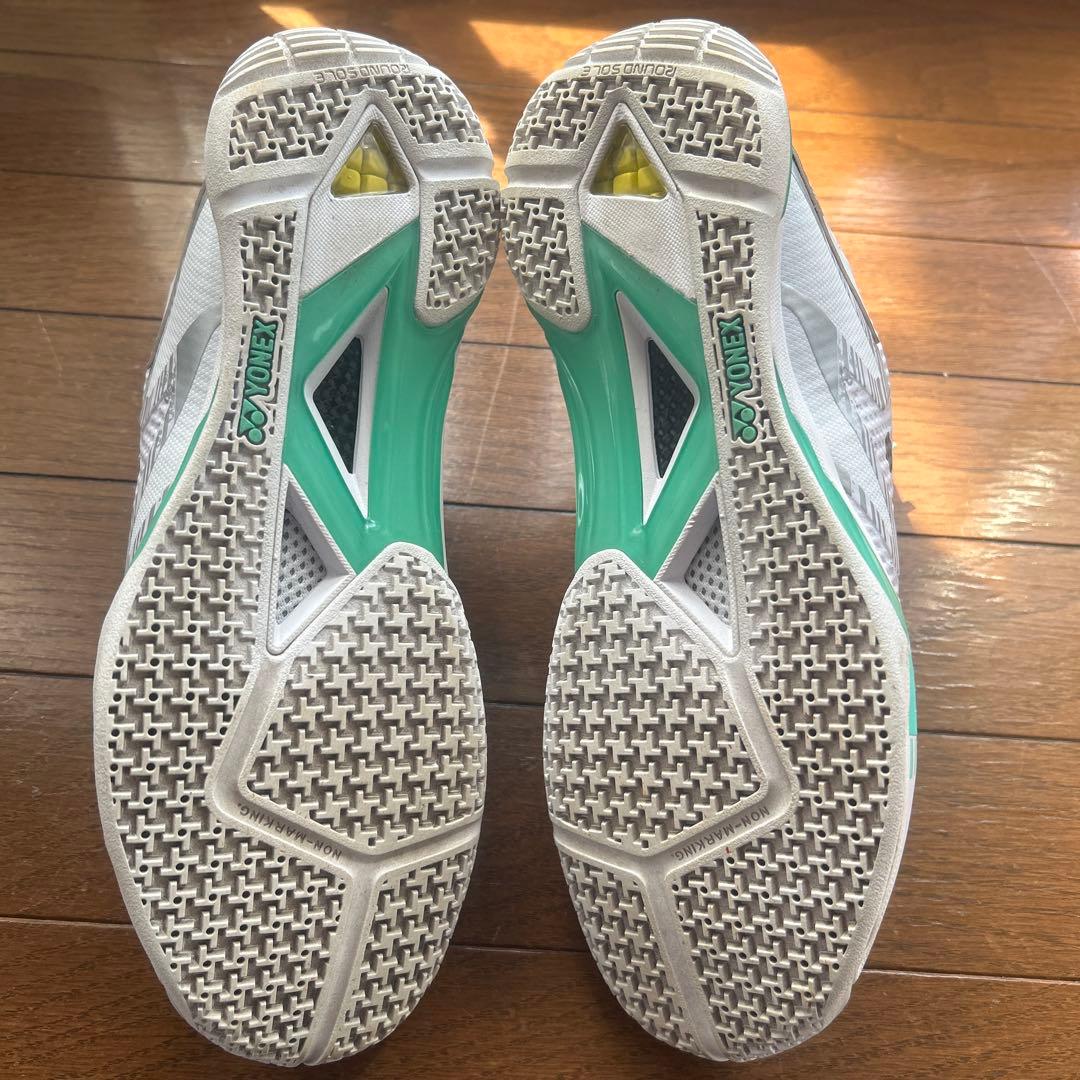 GW限定セール　YONEX バドミントンシューズ ホワイト/ミント26センチ