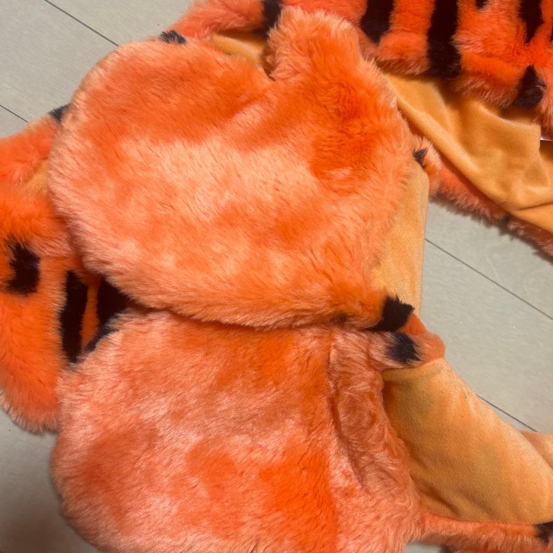 Disney ディズニー　マフラーキャップ　ティガー