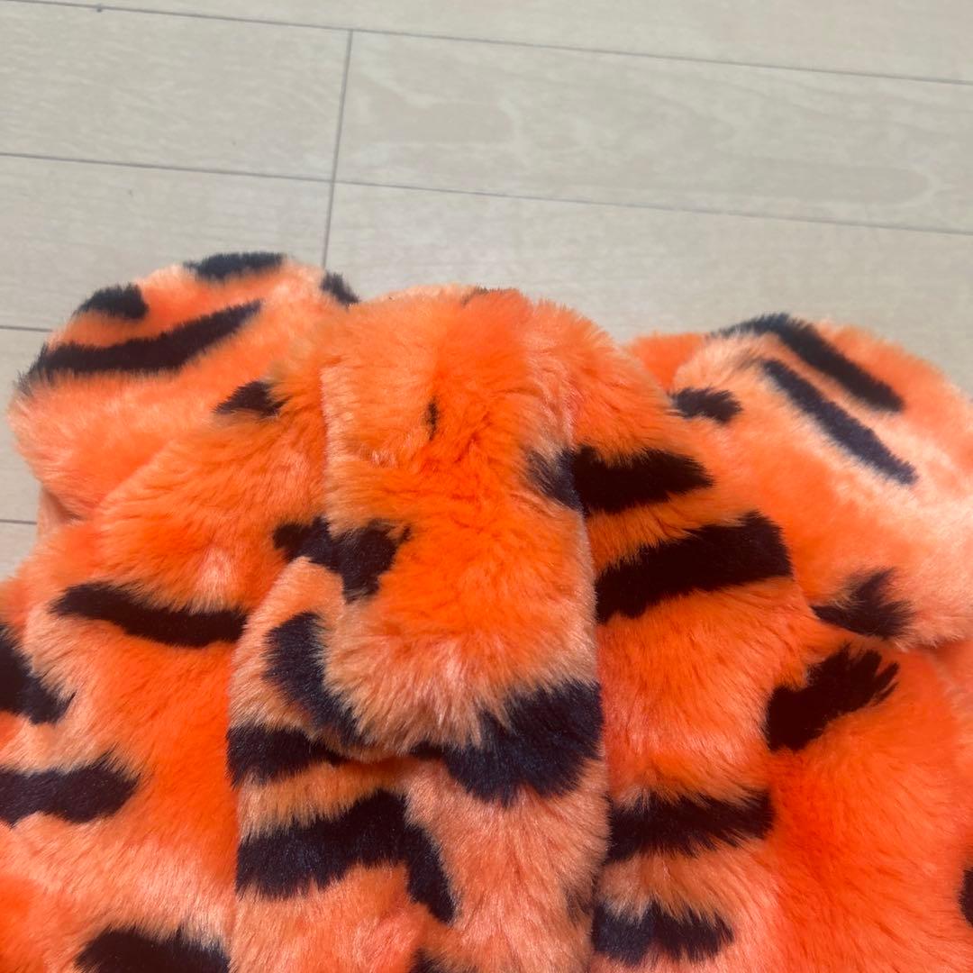 Disney ディズニー　マフラーキャップ　ティガー