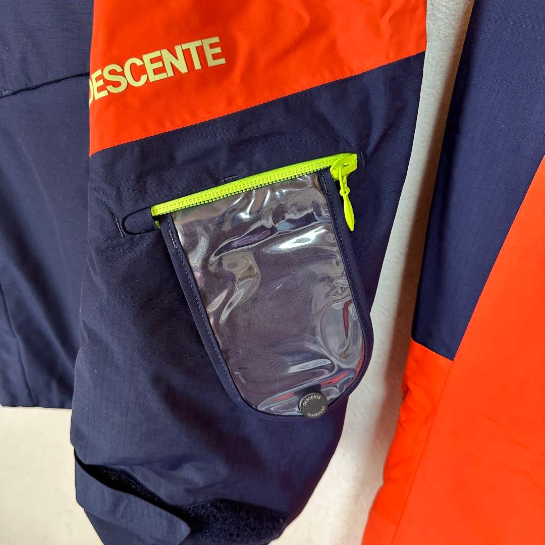美品DESCENTE 高機能上Sサイズ下Mサイズ