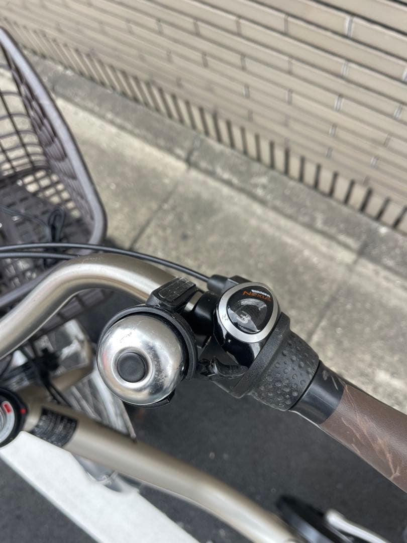 電動アシスト自転車 ベージュ 前バスケット付き