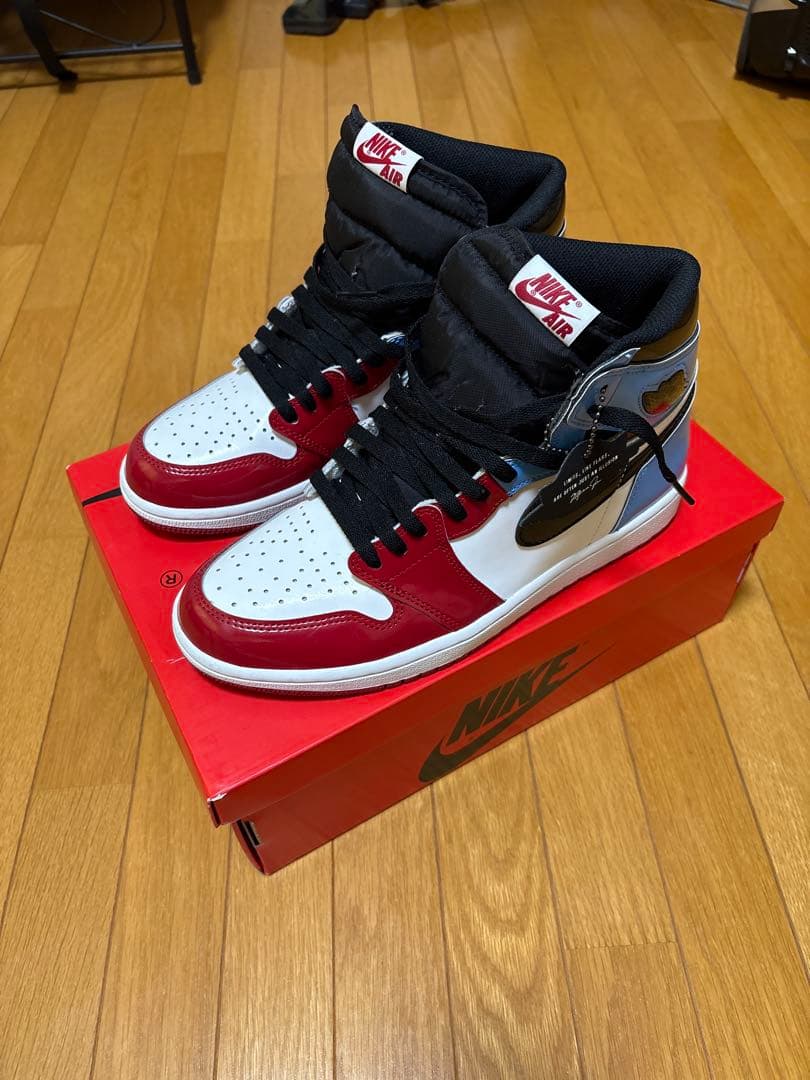 Nike Air Jordan 1 赤白黒 ハイカット