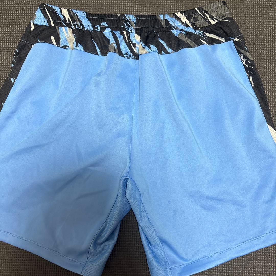YONEX VersiCool ショートパンツ XL