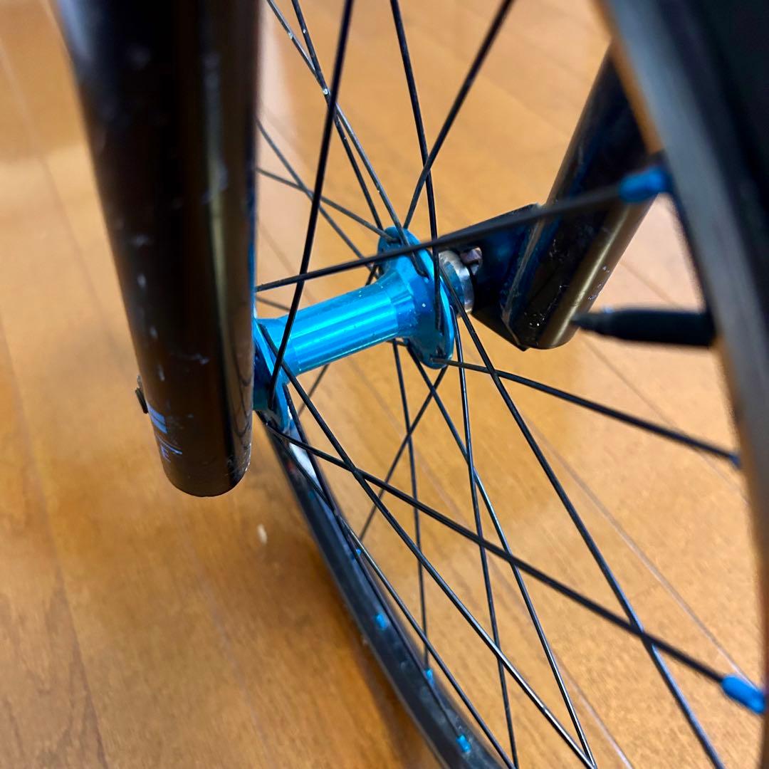 BMXレーサー　未使用のタイヤ（18㌅）1本付き