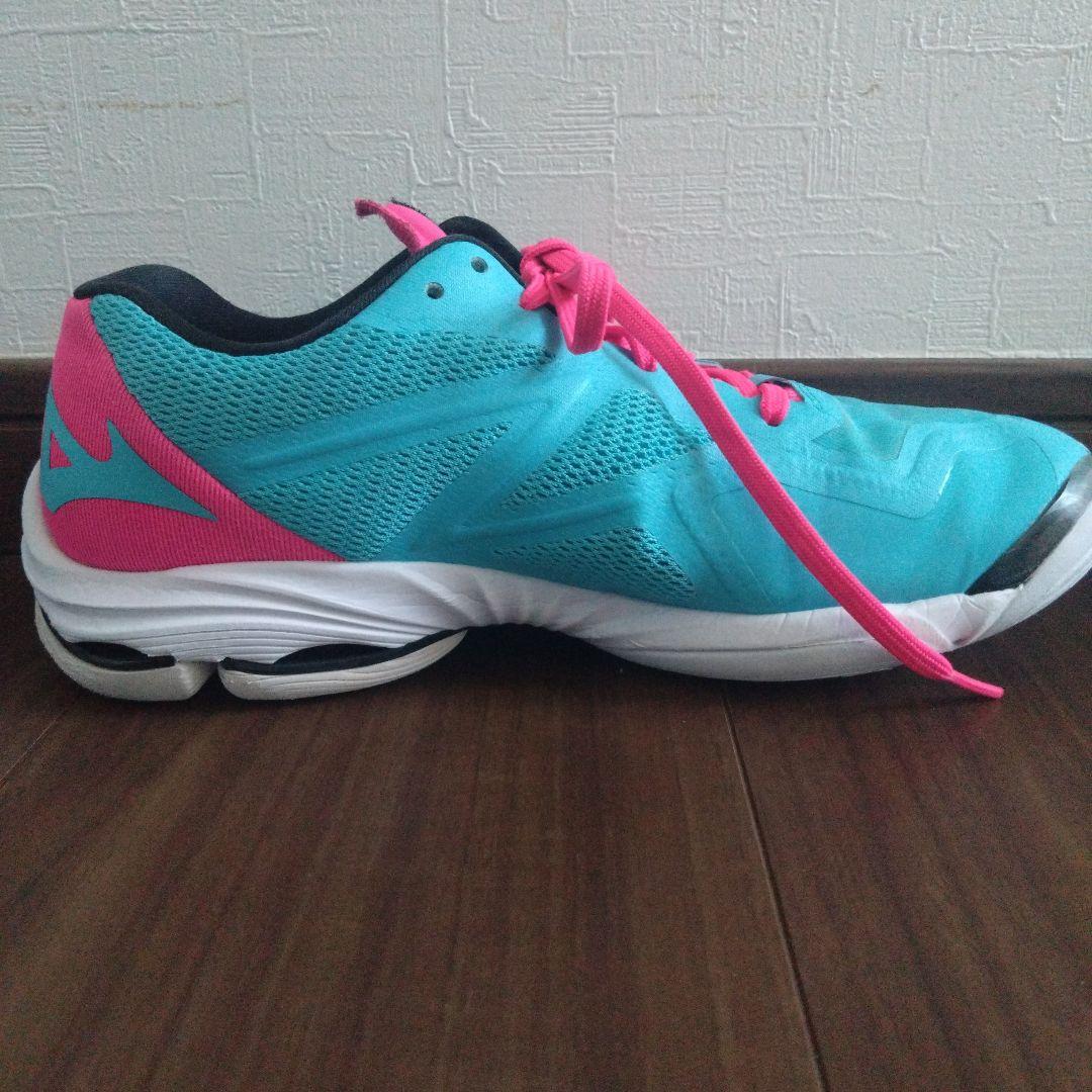 ミズノ　バレーボールシューズ　Mizuno Wave Lightning