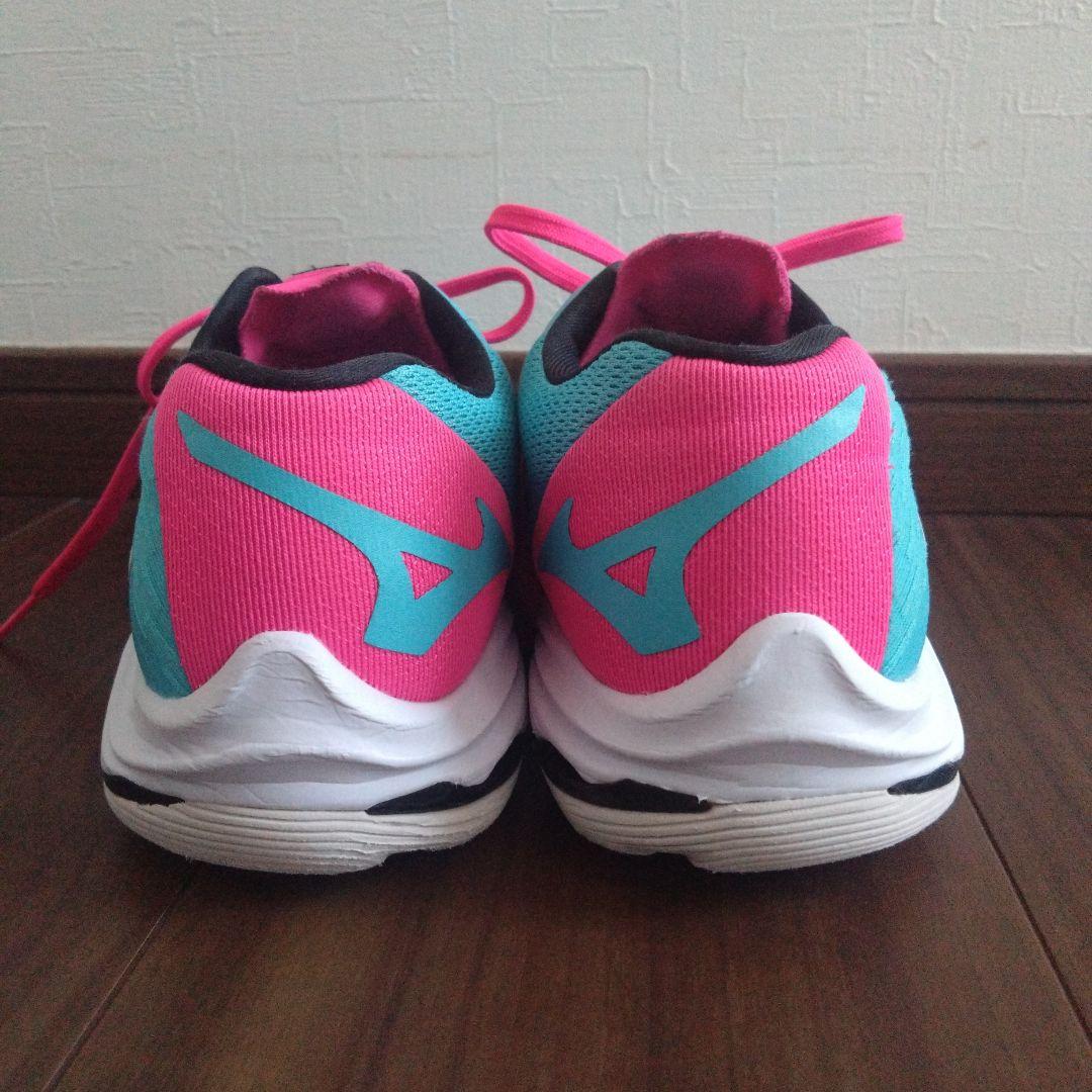 ミズノ　バレーボールシューズ　Mizuno Wave Lightning