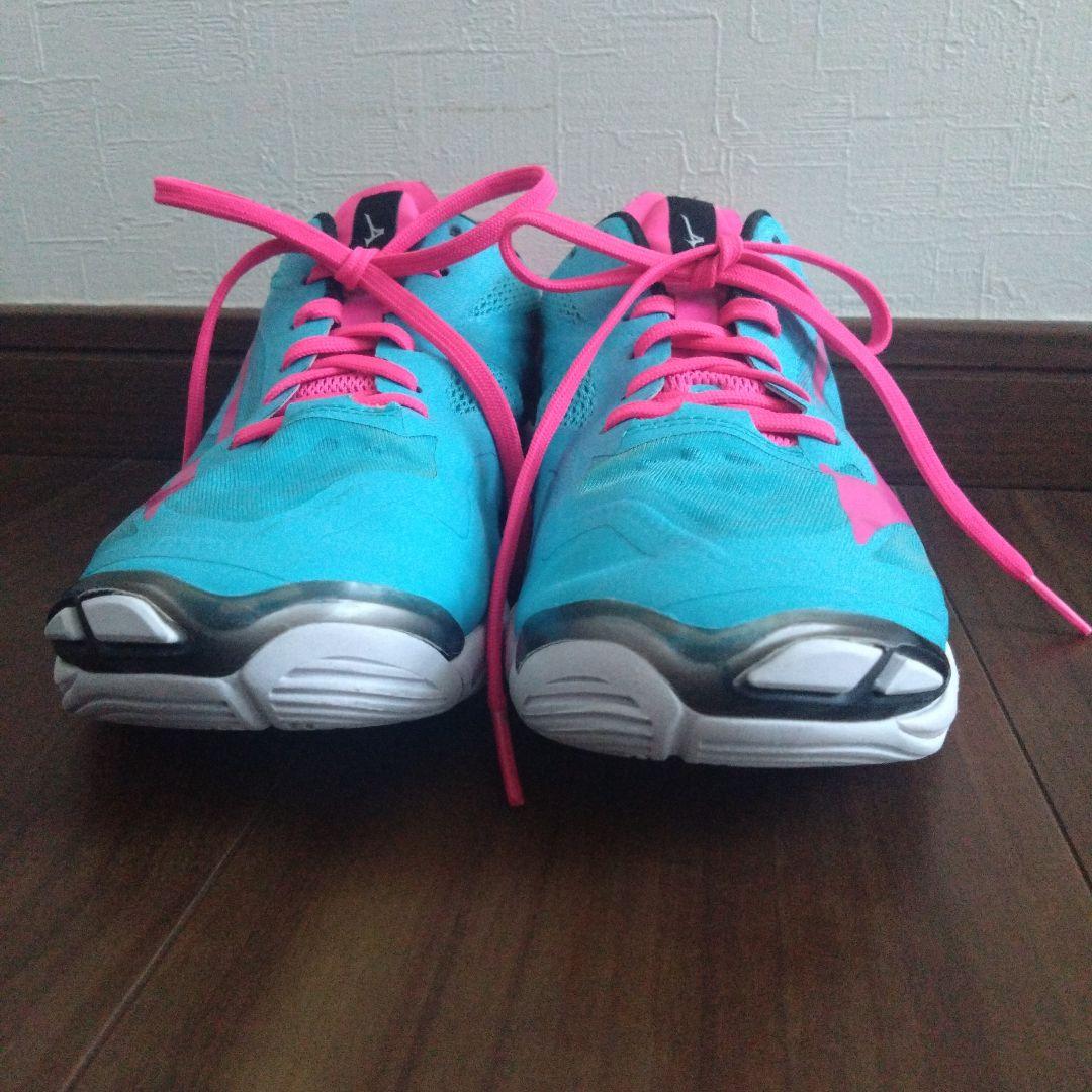 ミズノ　バレーボールシューズ　Mizuno Wave Lightning