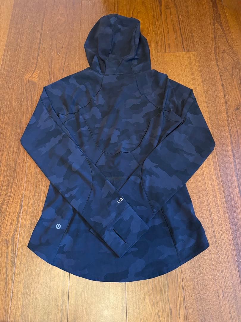 ルルレモン　Mist Over Windbreaker ウインドブレーカー