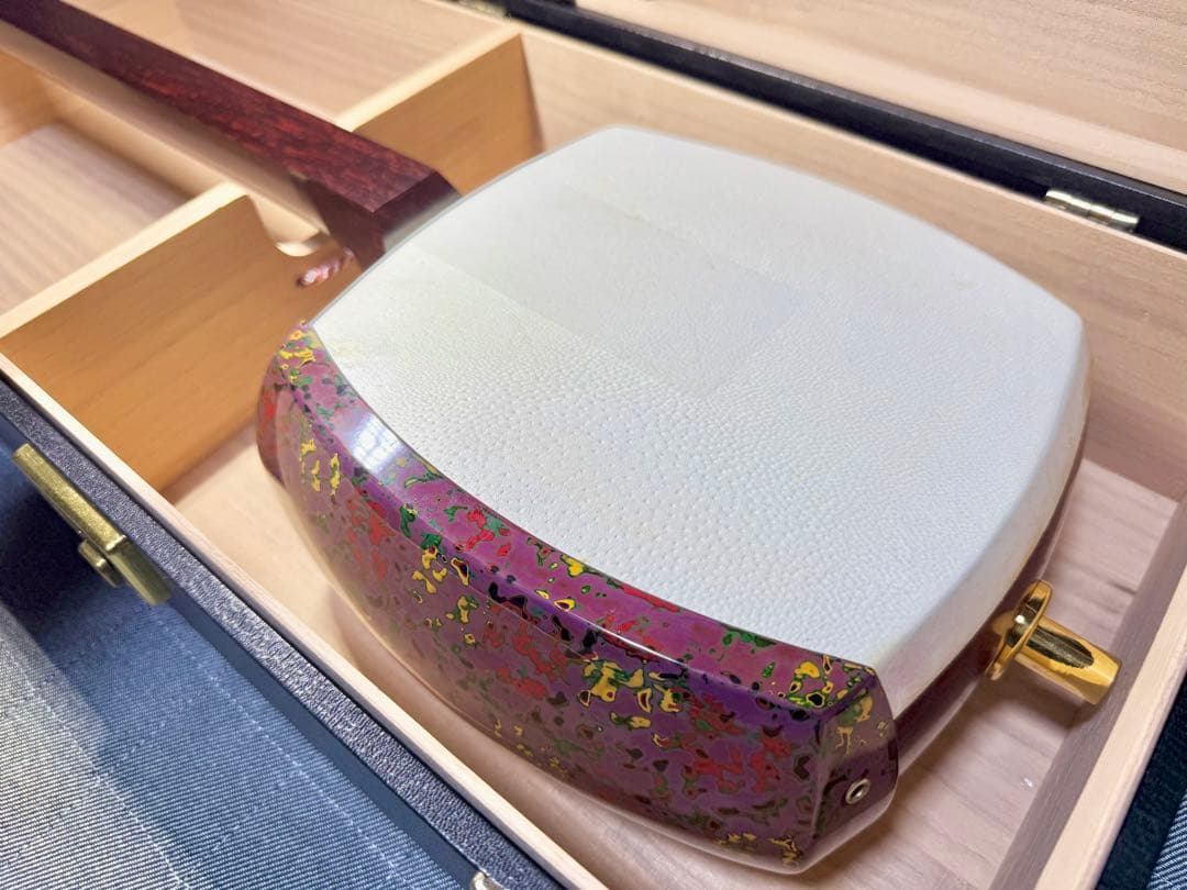 【新春丙午】極上 津軽三味線 金細 綾杉胴 超重量 虎縮杢 超美品 糸巻 太棹