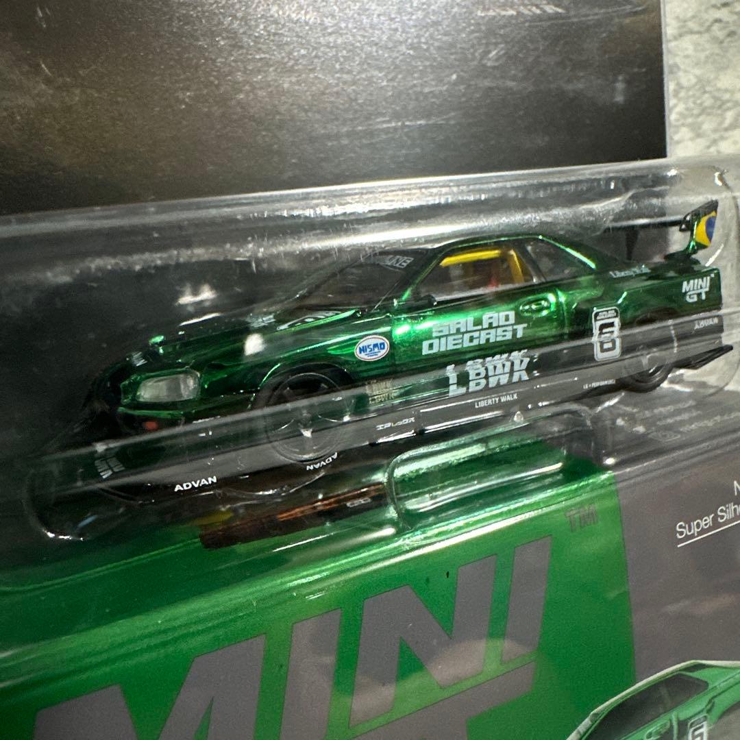 ミニGT 日産LB-ER34