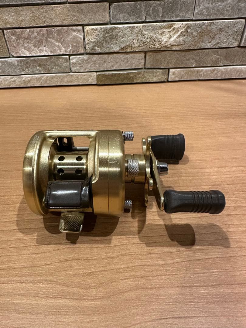 SHIMANO シマノCALCUTTA カルカッタ50XT 右ハンドル