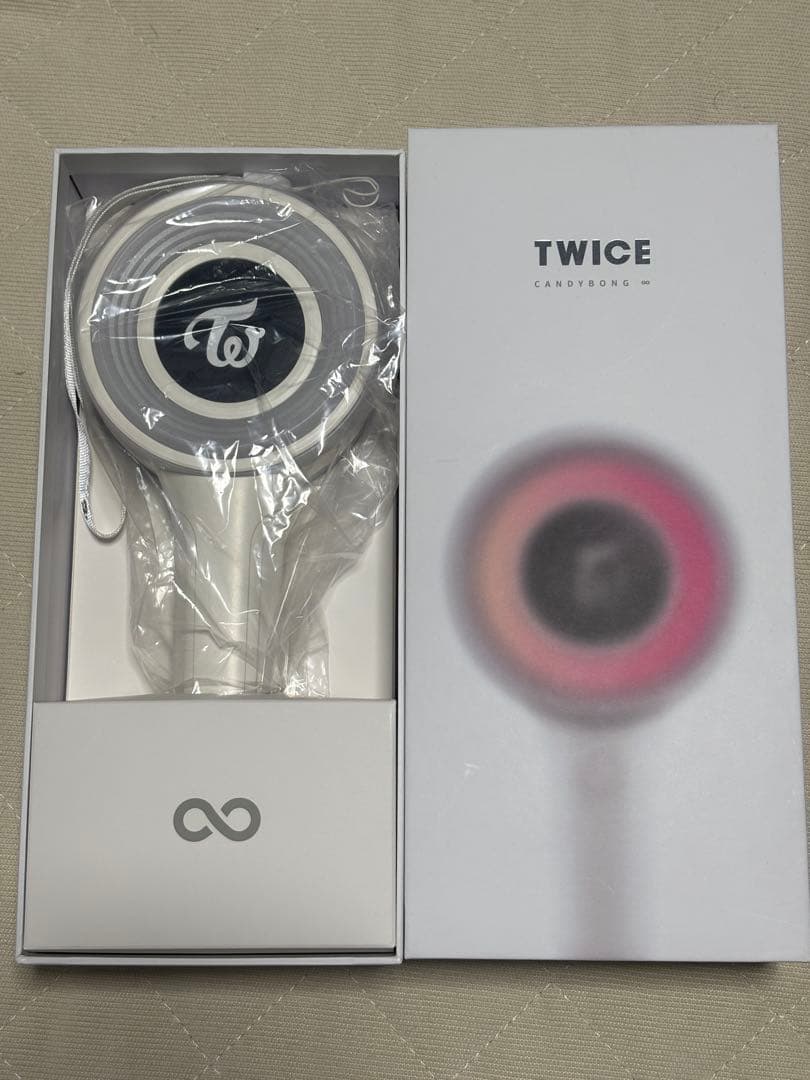 TWICE ペンライト ホワイトCANDYBONG ∞ 公式　チェヨントレカ付き